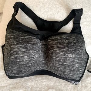 Victoria’s Secret, sports bra, max support NWT